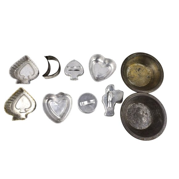Cookie Cutters Aluminum Tin Metal Crimped Pan Spades Hearts Moon Vintage Antique - Picture 1 of 12